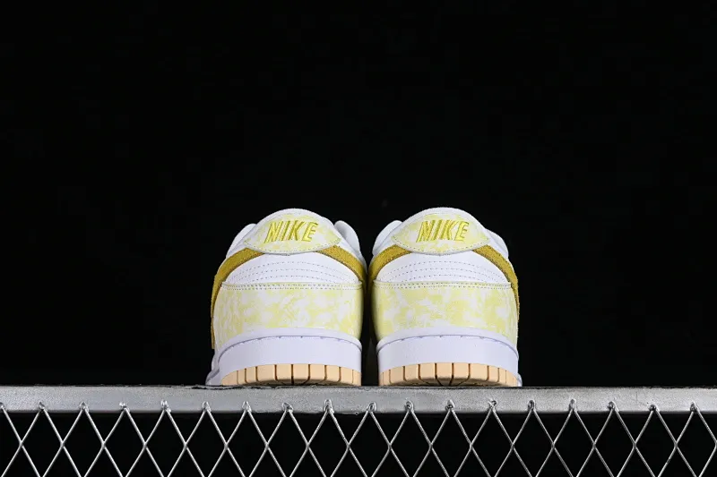 All categories Nk SB Dunk series Nk SB Dunk Low low-top sneakers Nk SB Dunk Low Prm yellow and white color SB smashed backboard fashion casual sneakers DM9467-700